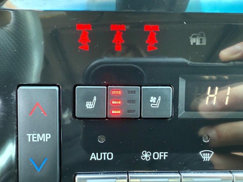 Toyota Avalon Vehicle Image 17