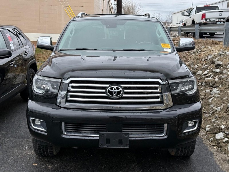 Toyota Sequoia Vehicle Image 02