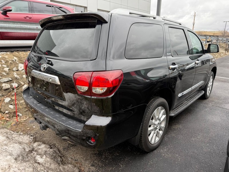 Toyota Sequoia Vehicle Image 04