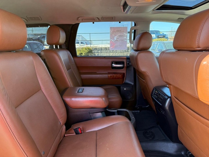 Toyota Sequoia Vehicle Image 11