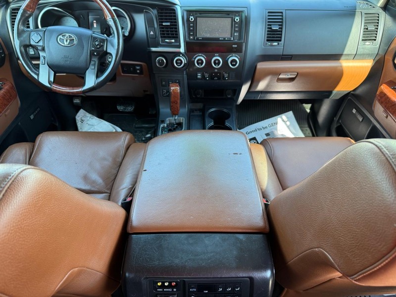 Toyota Sequoia Vehicle Image 13