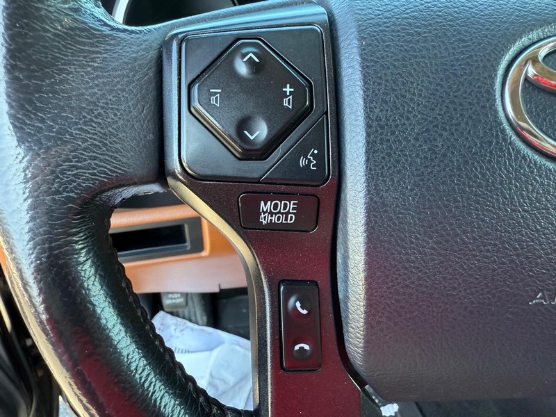 Toyota Sequoia Vehicle Image 15