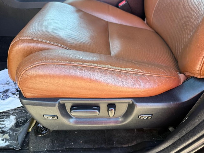 Toyota Sequoia Vehicle Image 27