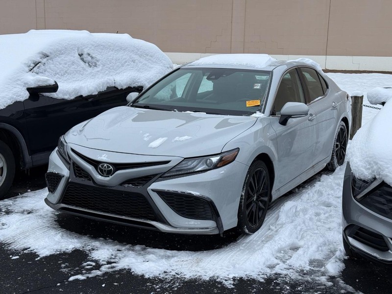 Toyota Camry Vehicle Image 02