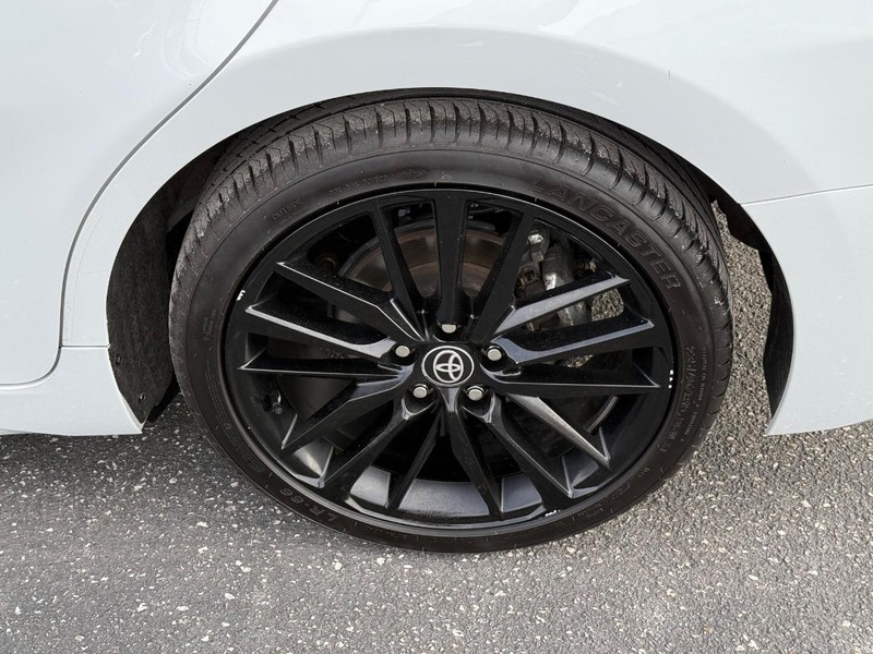 Toyota Camry Vehicle Image 06