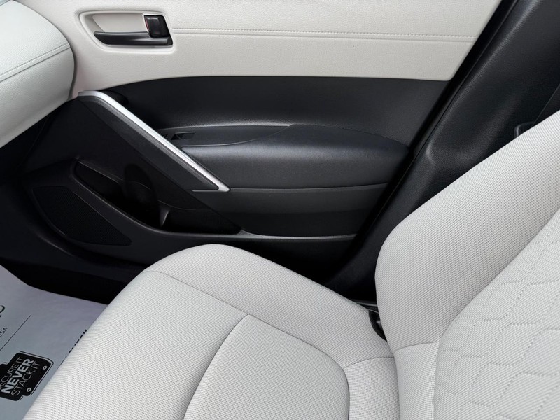 Toyota Corolla Cross Vehicle Image 20