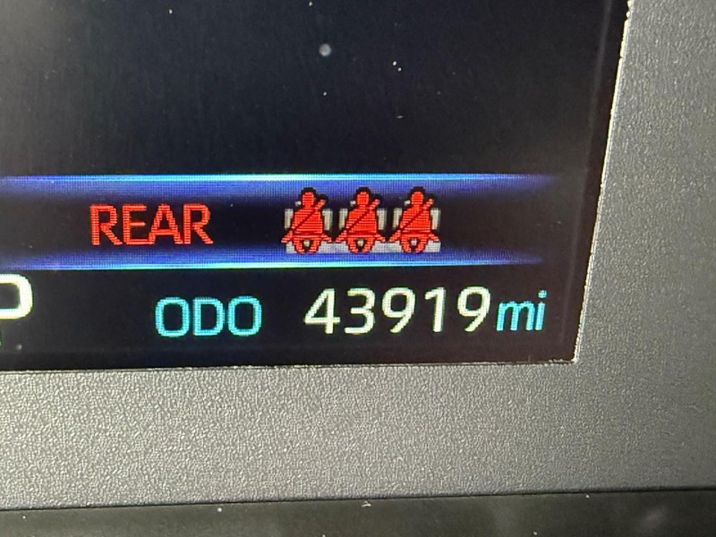 Toyota Corolla Cross Vehicle Image 22