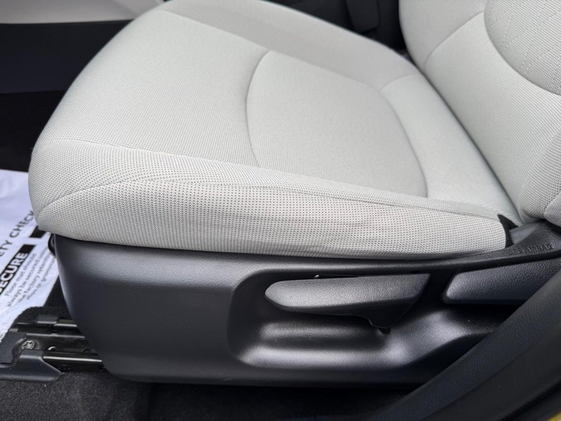 Toyota Corolla Cross Vehicle Image 24