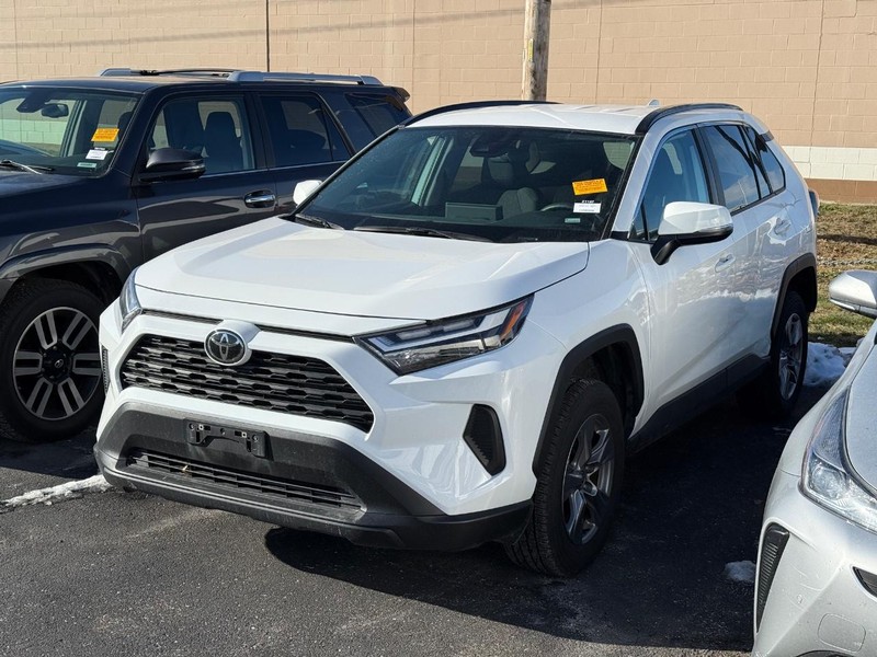 Toyota RAV4 Vehicle Image 02