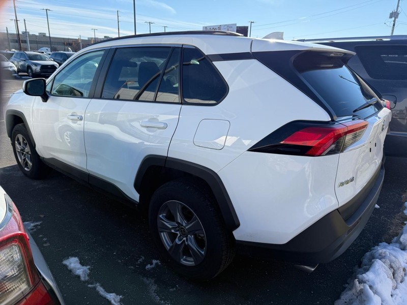 Toyota RAV4 Vehicle Image 03