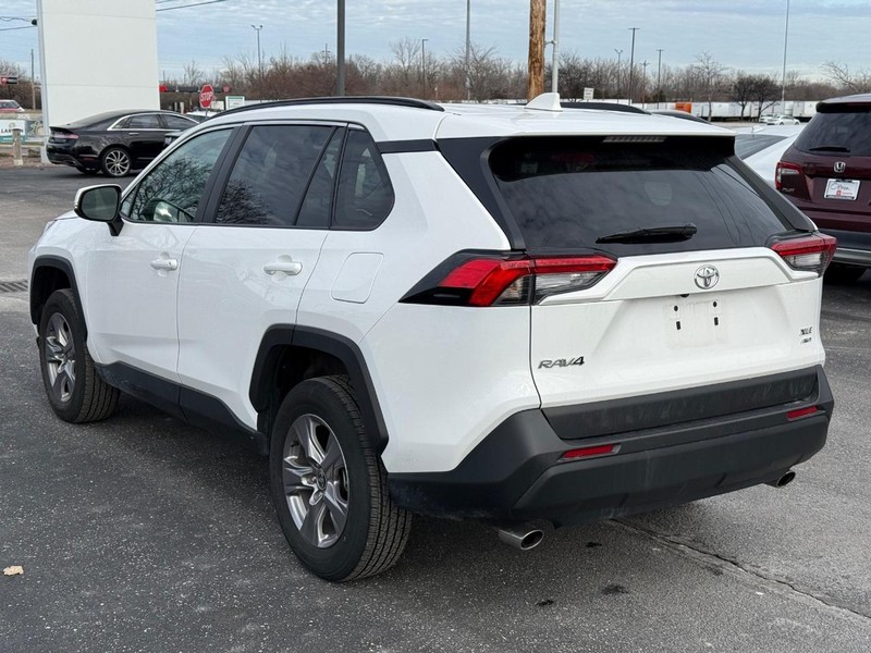 Toyota RAV4 Vehicle Image 05