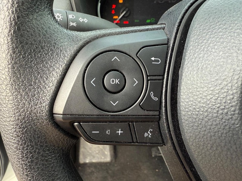 Toyota RAV4 Vehicle Image 13