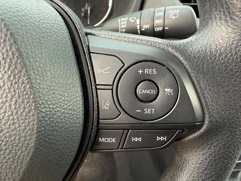 Toyota RAV4 Vehicle Image 14