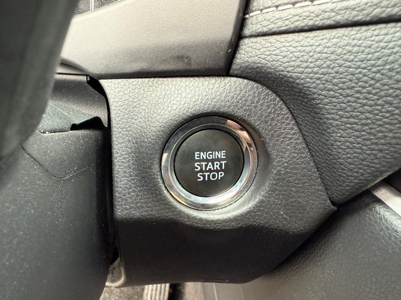 Toyota RAV4 Vehicle Image 15