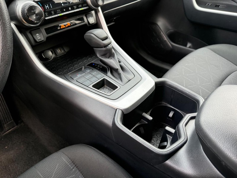 Toyota RAV4 Vehicle Image 19