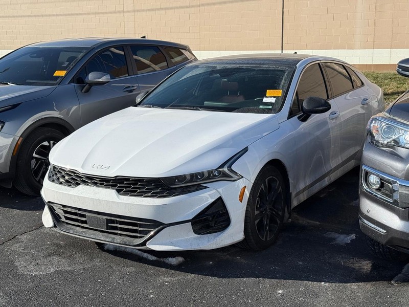 Kia K5 Vehicle Image 02