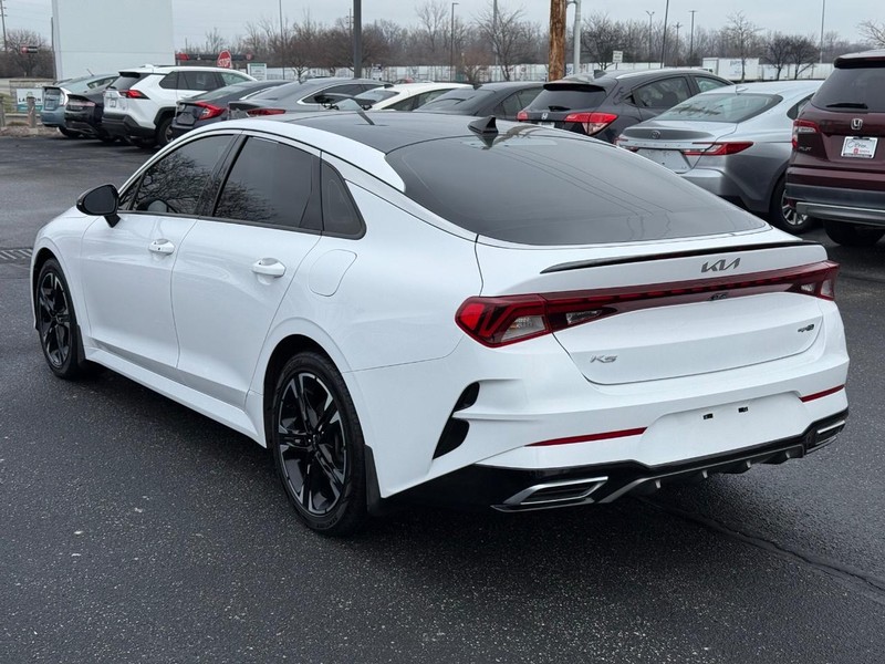 Kia K5 Vehicle Image 05