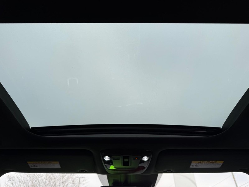 Kia K5 Vehicle Image 11