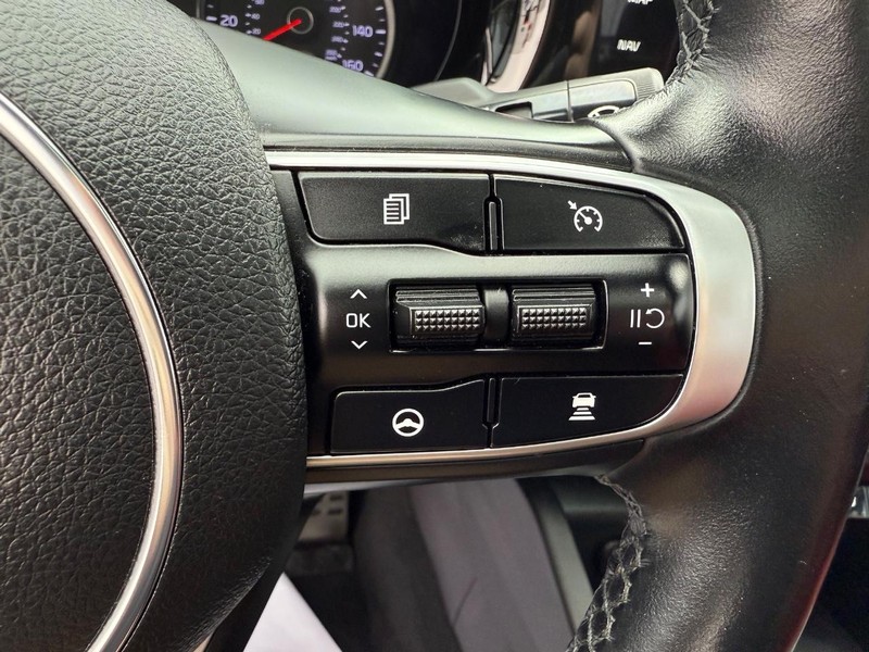 Kia K5 Vehicle Image 15