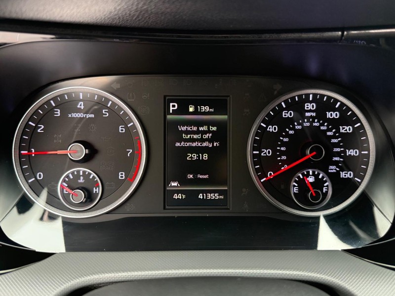 Kia K5 Vehicle Image 24