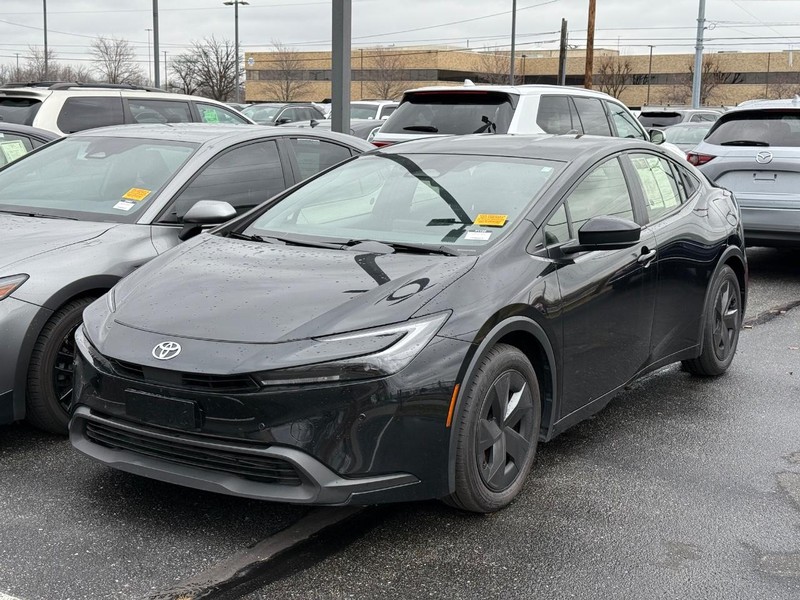 Toyota Prius Vehicle Image 02