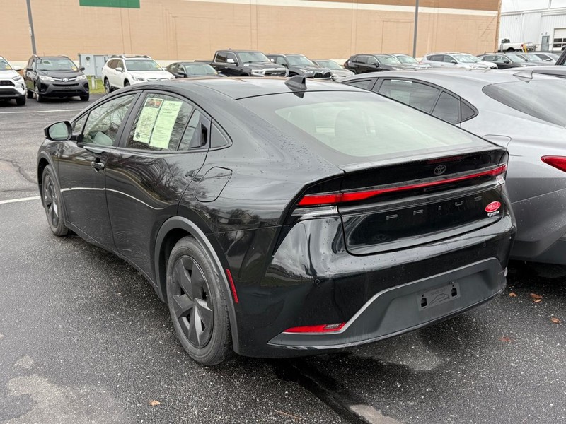 Toyota Prius Vehicle Image 03