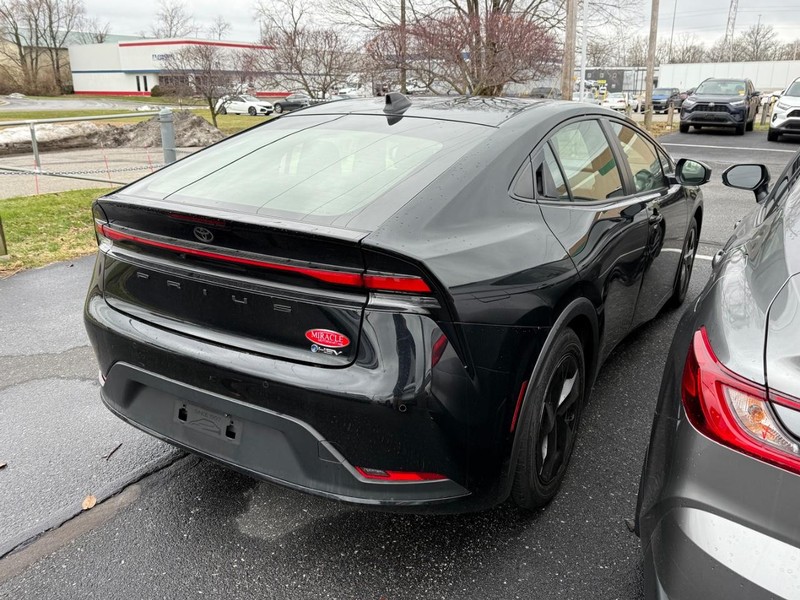 Toyota Prius Vehicle Image 04