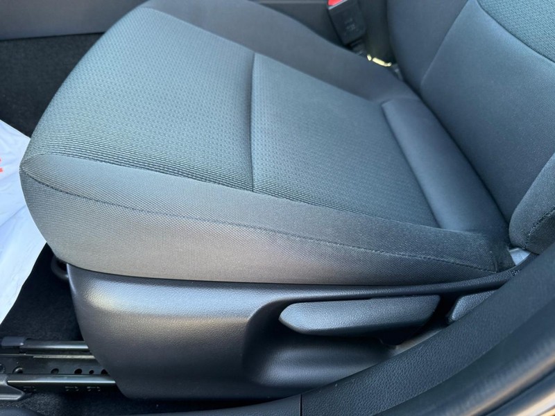 Toyota Prius Vehicle Image 23