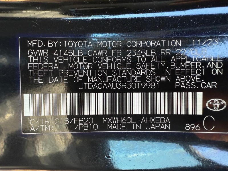 Toyota Prius Vehicle Image 24