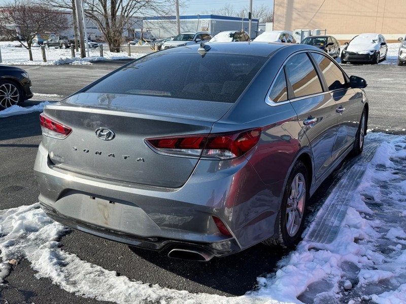 Hyundai Sonata Vehicle Image 04