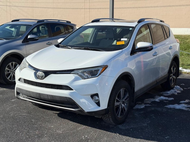 Toyota RAV4 Vehicle Image 02