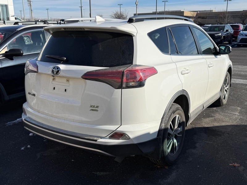 Toyota RAV4 Vehicle Image 04