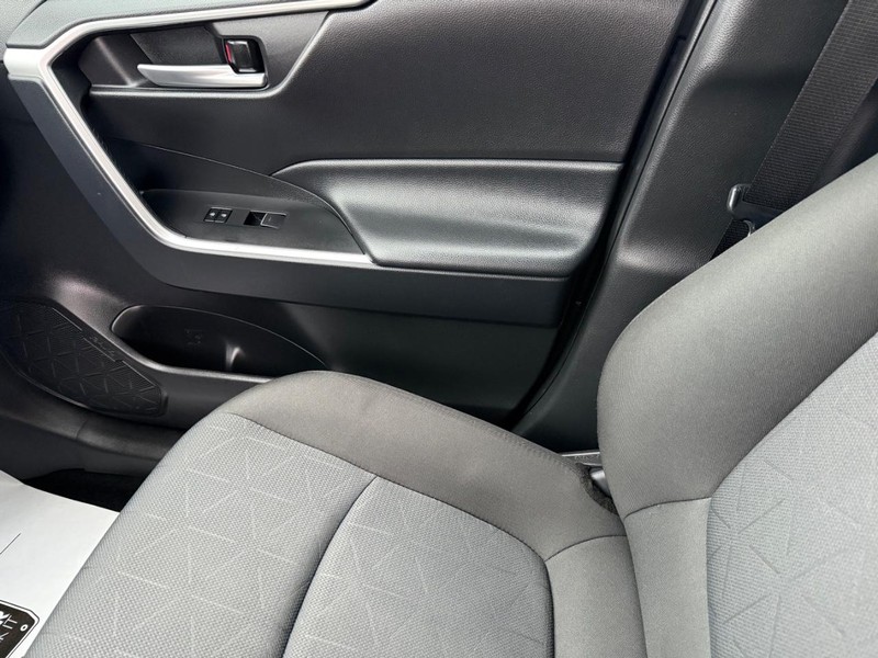 Toyota RAV4 Vehicle Image 20