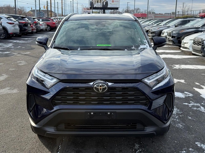 Toyota RAV4 Vehicle Image 09