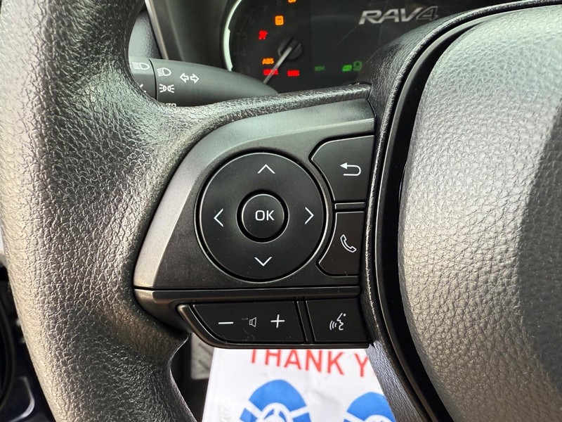 Toyota RAV4 Vehicle Image 13