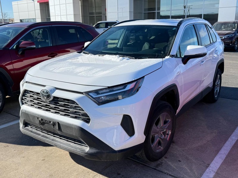 Toyota RAV4 Vehicle Image 02