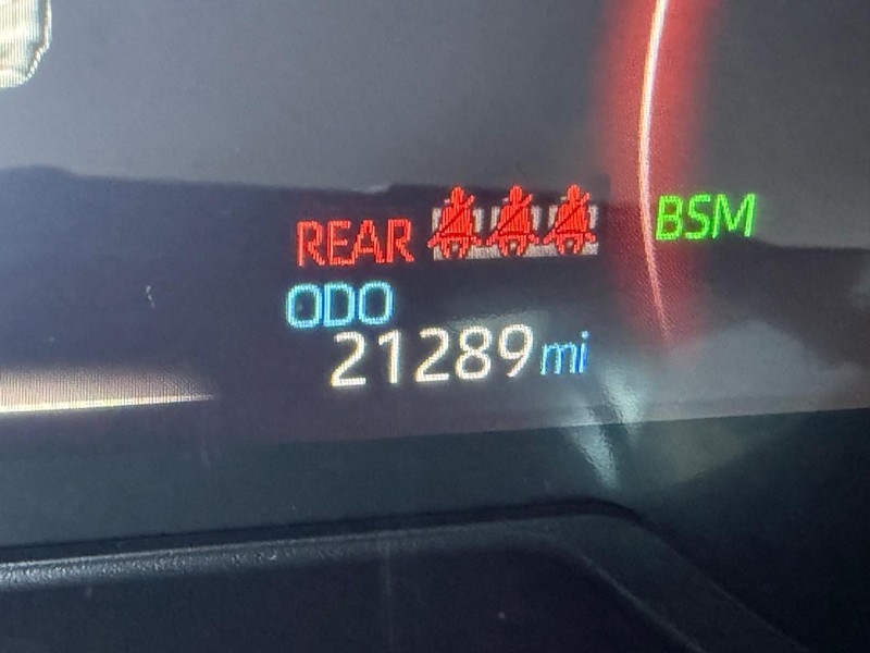 Toyota RAV4 Vehicle Image 22