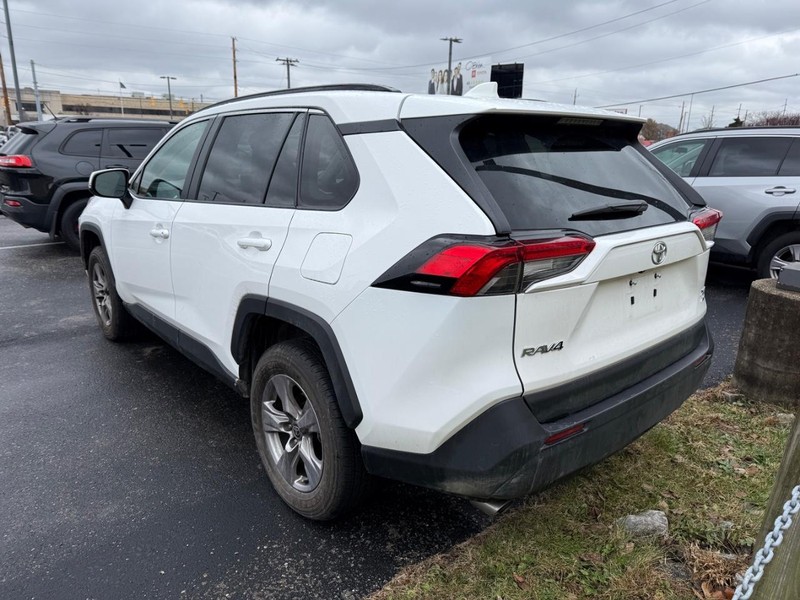 Toyota RAV4 Vehicle Image 03