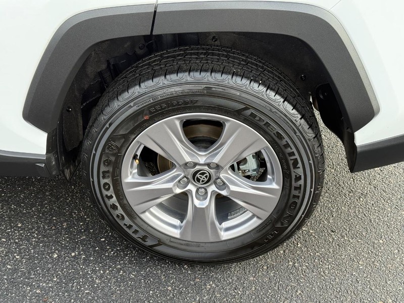 Toyota RAV4 Vehicle Image 06