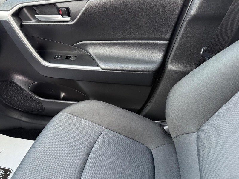 Toyota RAV4 Vehicle Image 20