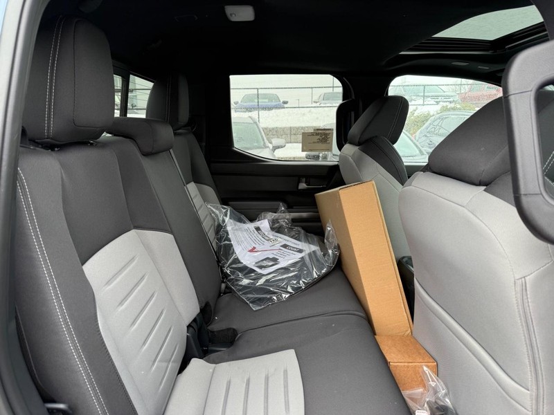 Toyota Tacoma 4WD Vehicle Image 04