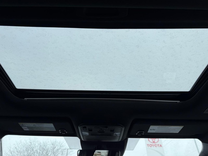 Toyota Tacoma 4WD Vehicle Image 05