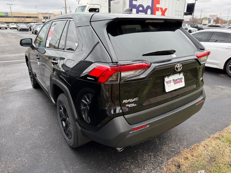 Toyota RAV4 Vehicle Image 03