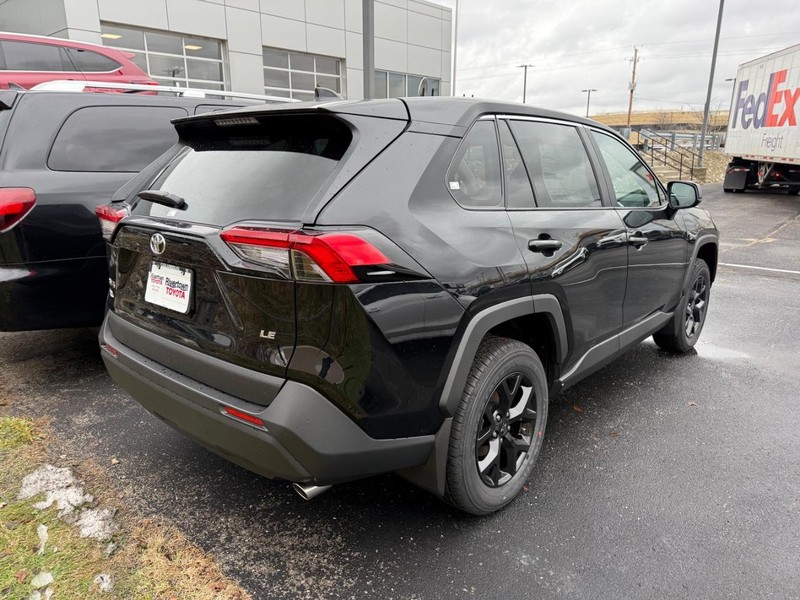 Toyota RAV4 Vehicle Image 04