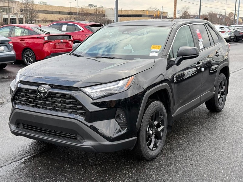 Toyota RAV4 Vehicle Image 05