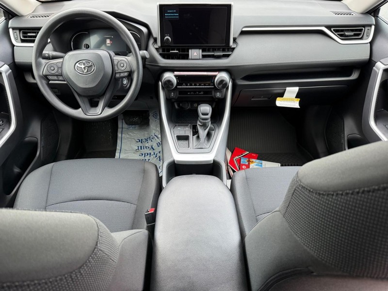 Toyota RAV4 Vehicle Image 08