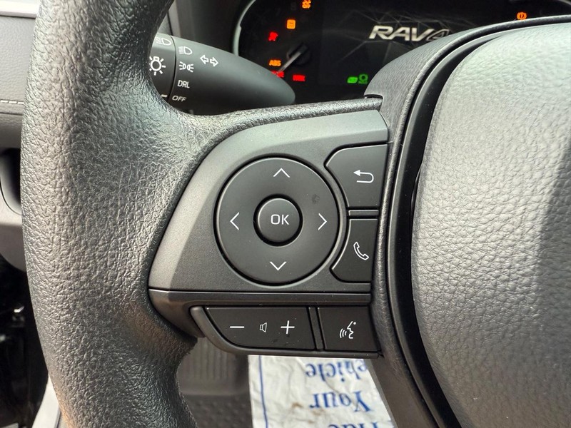 Toyota RAV4 Vehicle Image 10