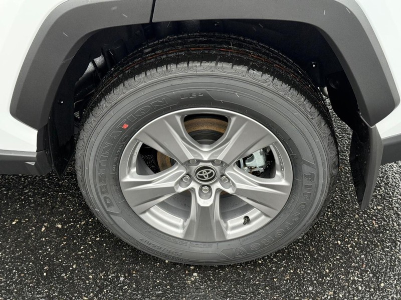 Toyota RAV4 Vehicle Image 06