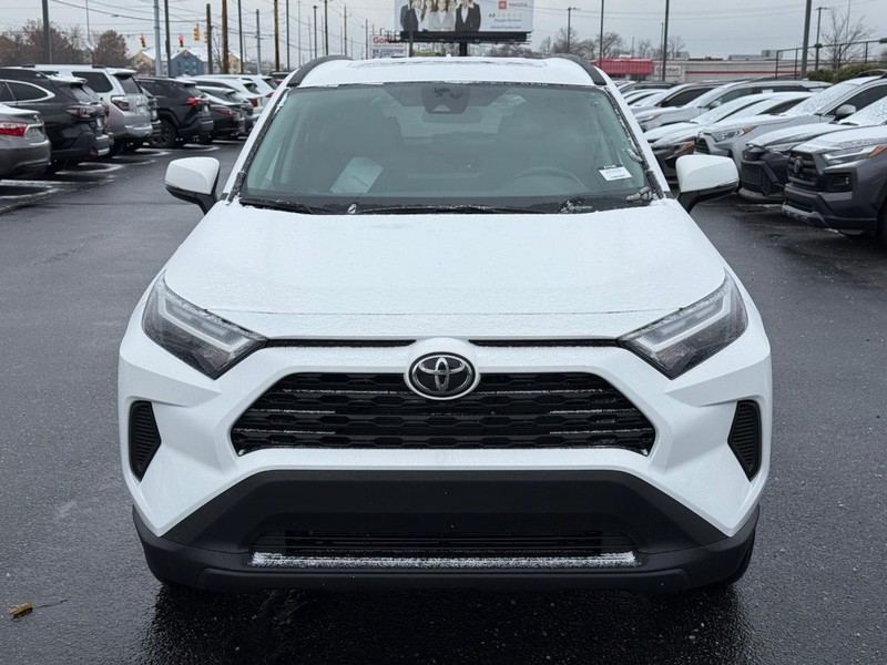 Toyota RAV4 Vehicle Image 10