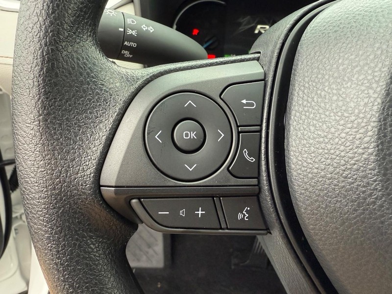 Toyota RAV4 Vehicle Image 15